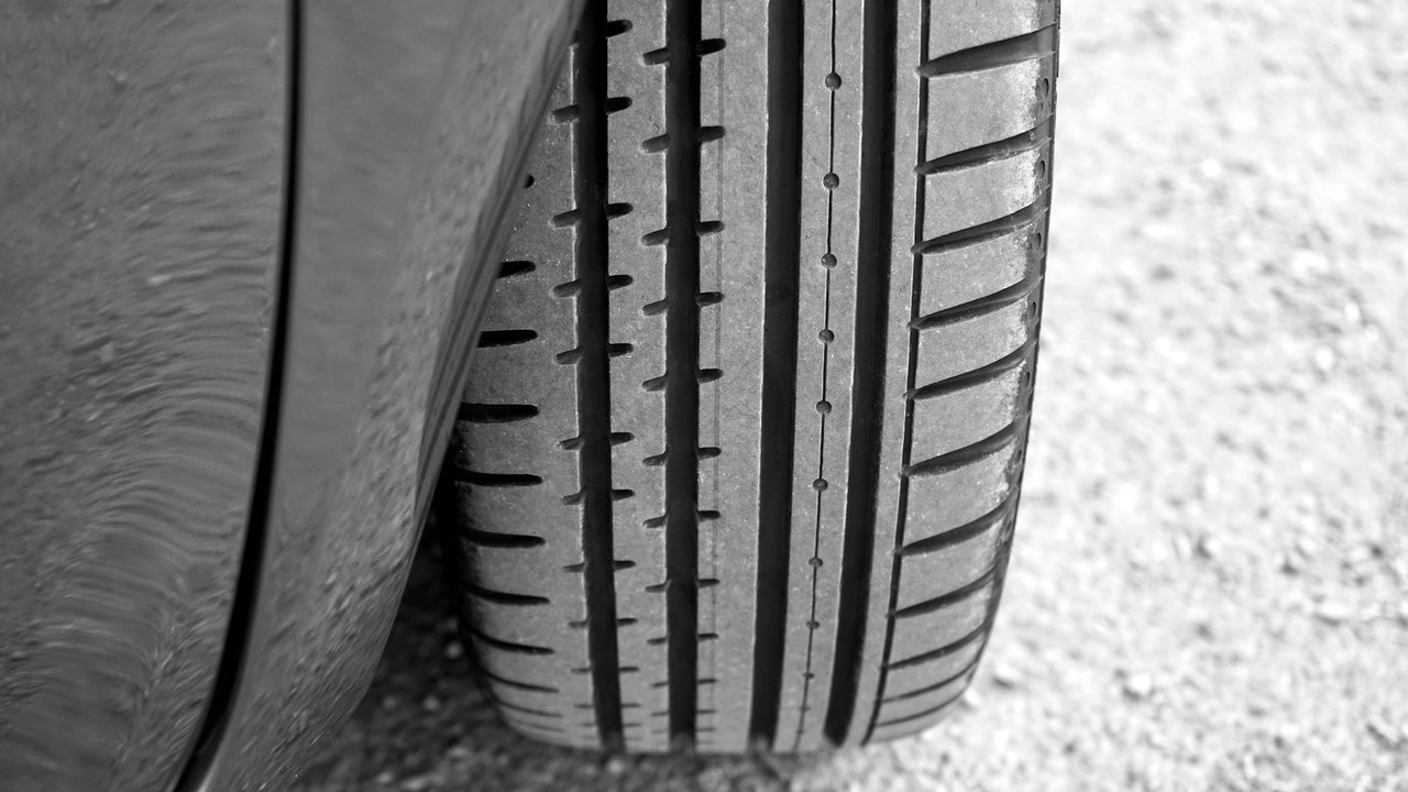 Tire PEXELS