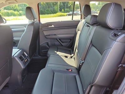 2022 Volkswagen Atlas 3.6L V6 SE w/Technology