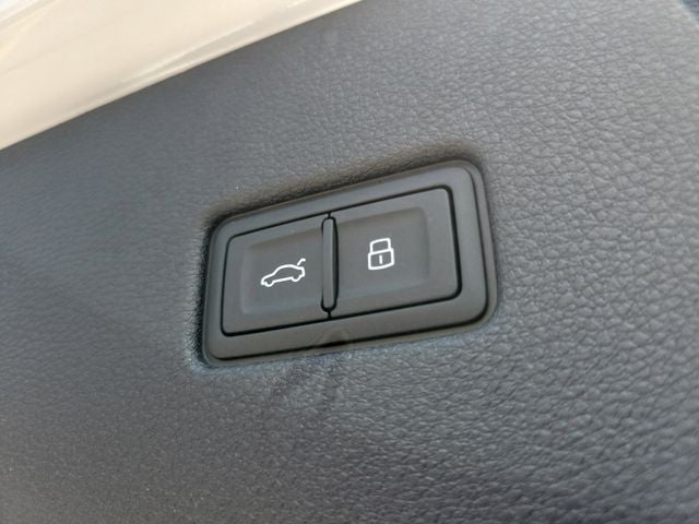 2025 Audi Q8 55 Premium Plus quattro